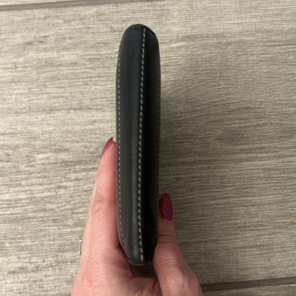 Authentic Chanel Bi-fold Japan Limited Release Wallet w/silver interior - Picture 4 of 15